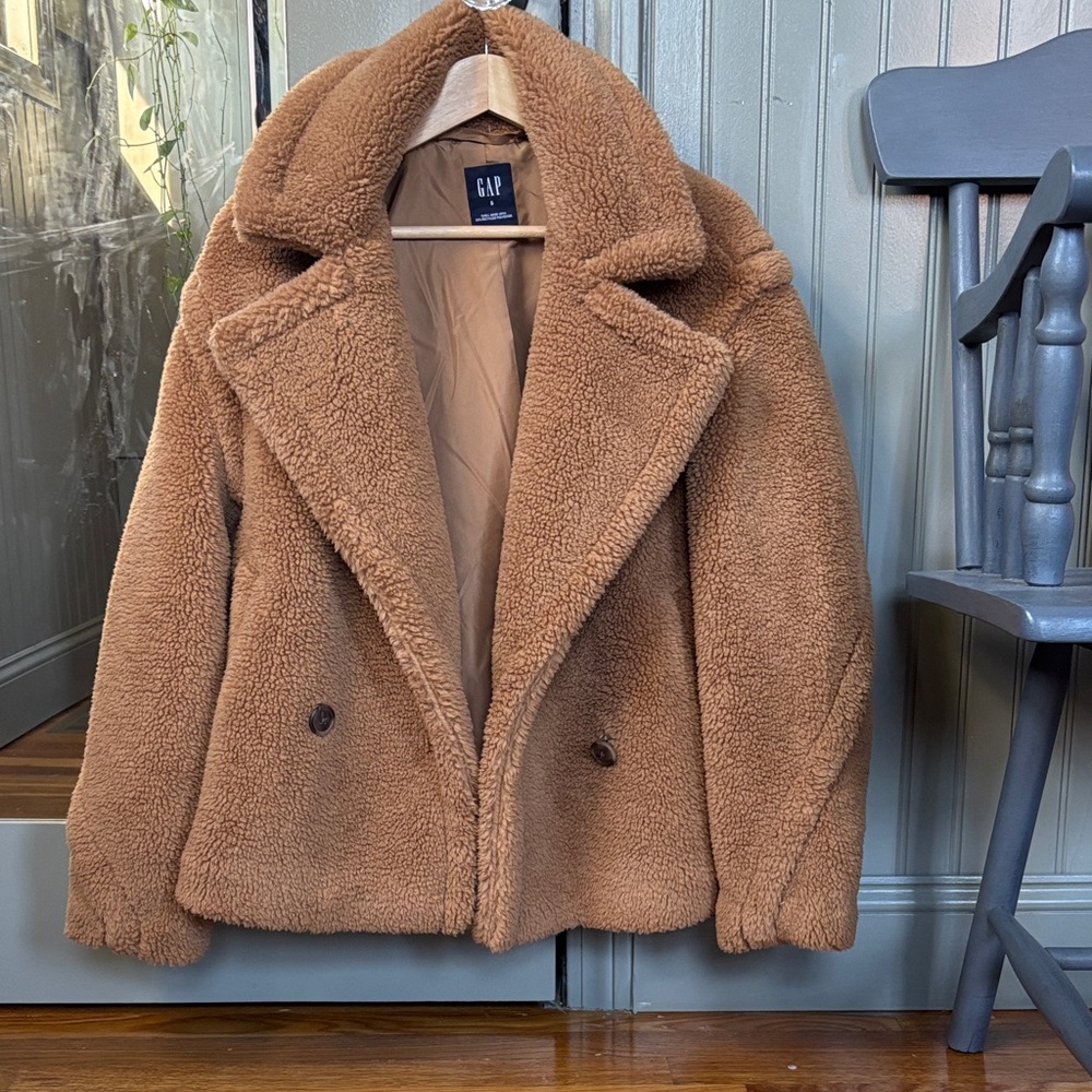 GAP Warm Tan Sherpa Jacket